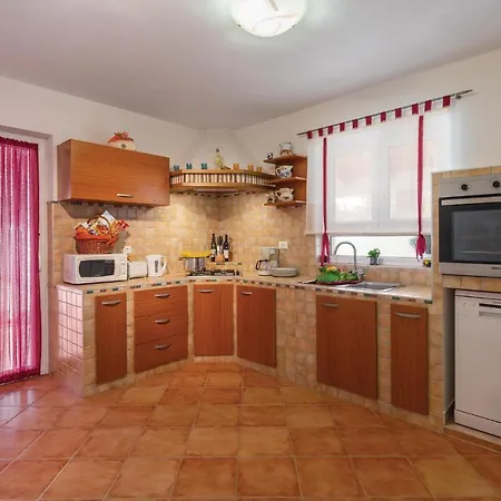 Awesome In With Kitchen Semesterbostad *
