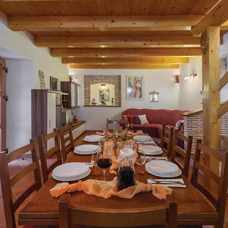53 Holiday home *